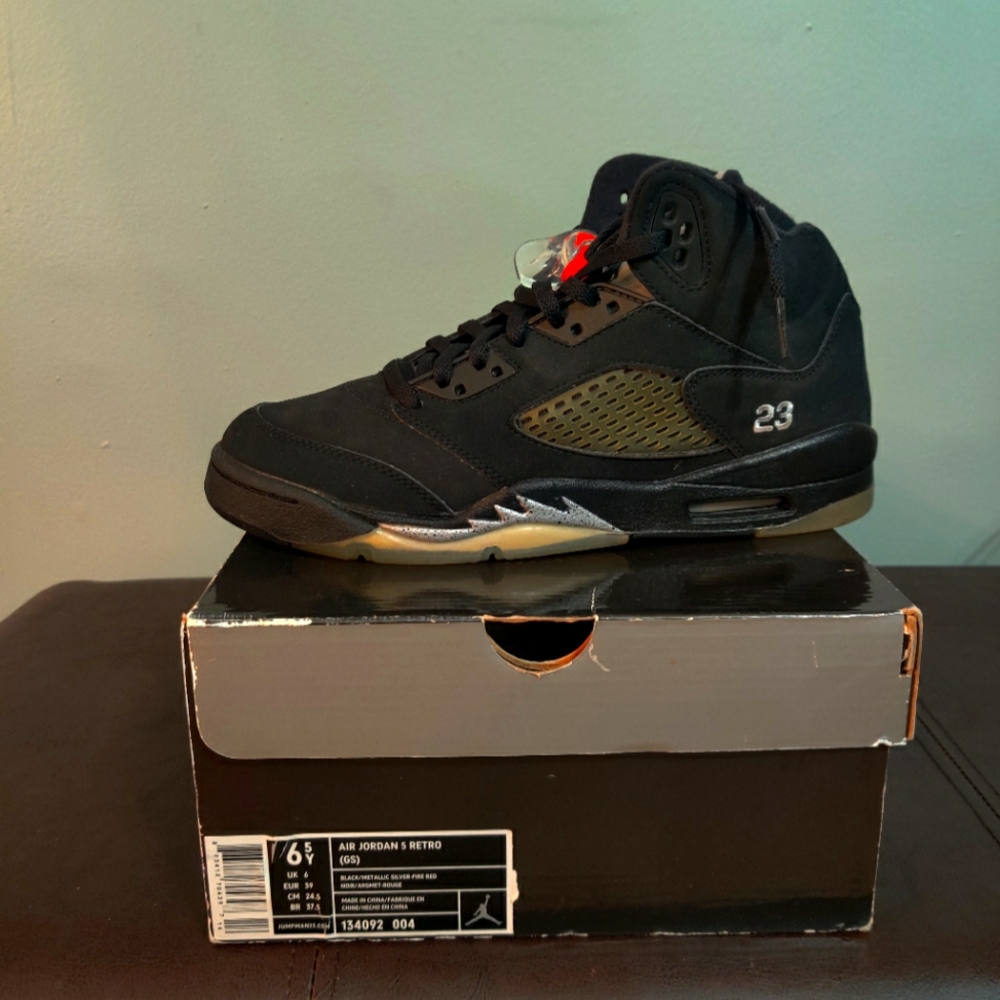 vintage classic 2007 Air Jordan's